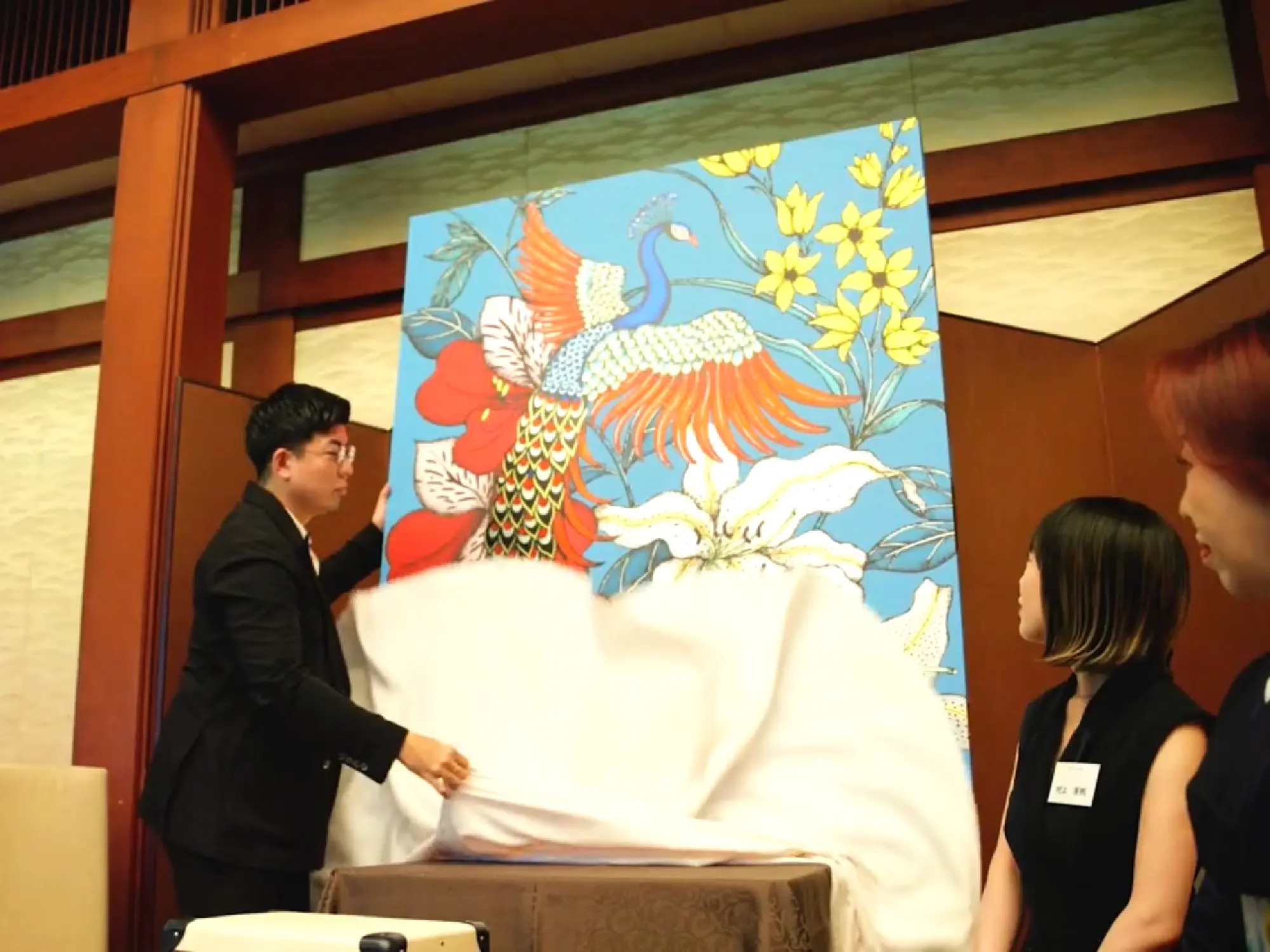 アートお披露目式の様子。